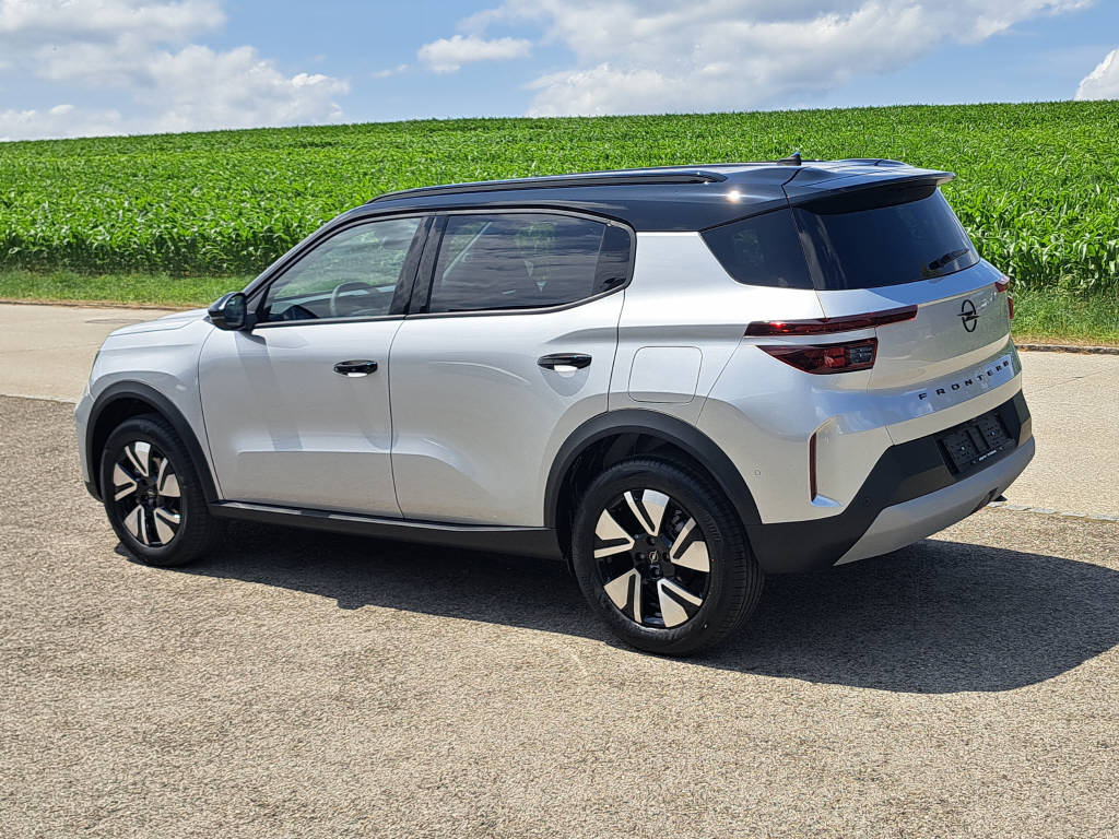 Location OPEL FRONTERA HYBRIDE 7 PLACES au Maroc